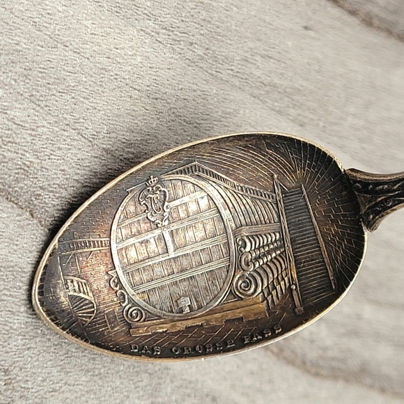 Servierlöffel. H. Meyen & Co, 800er Silver Das Grosse Fass Silver Souvenir Spoon - Picture 2 of 11